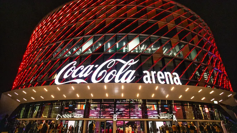 دبي لكرة السلة ضد كرفينا زفيزدا 2026: دليل الوصول والمواقف في Coca-Cola Arena